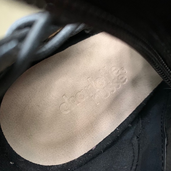 Black swade heels 👠 - Picture 5 of 5